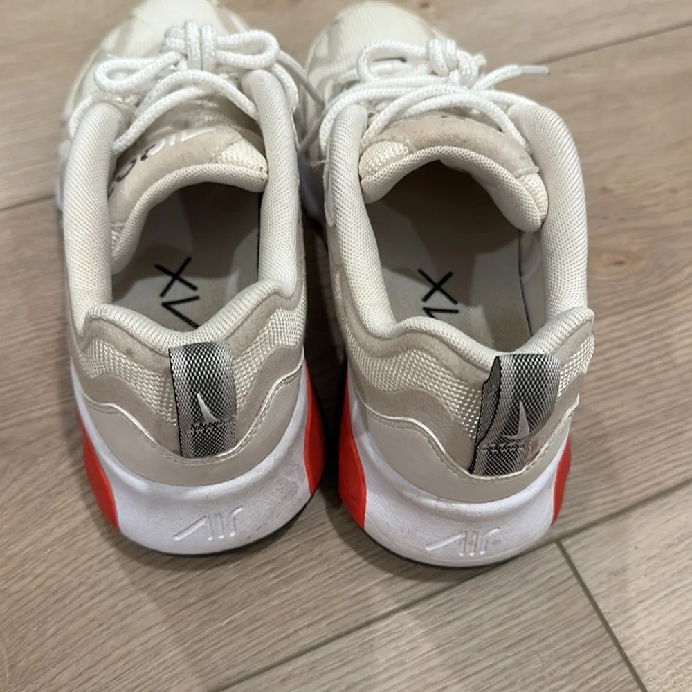 Nikes - Picture 4 of 5